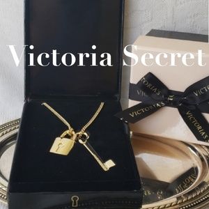 NIB Victoria Secret Gold Tone 39" Long Necklace